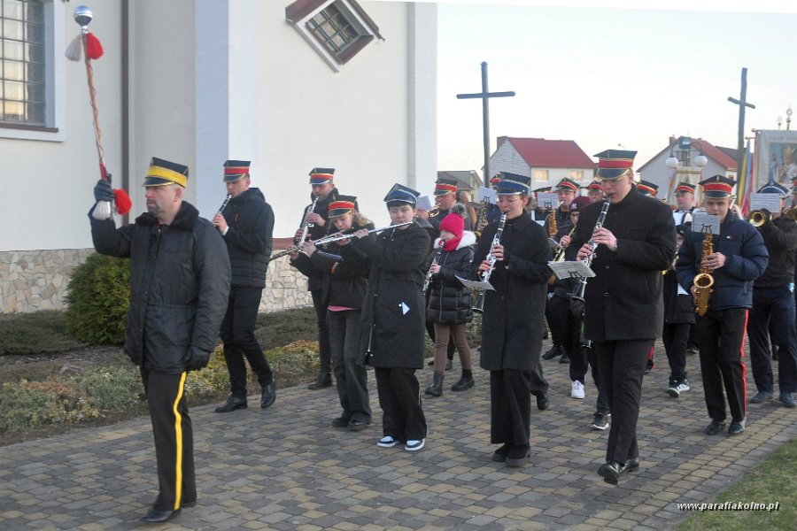 03 Procesja rezurekcyjna.jpg